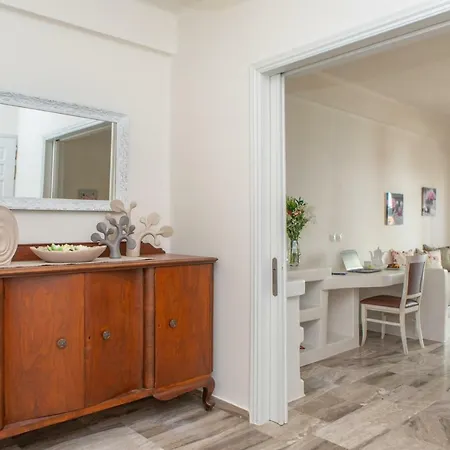Seasons Apartment *